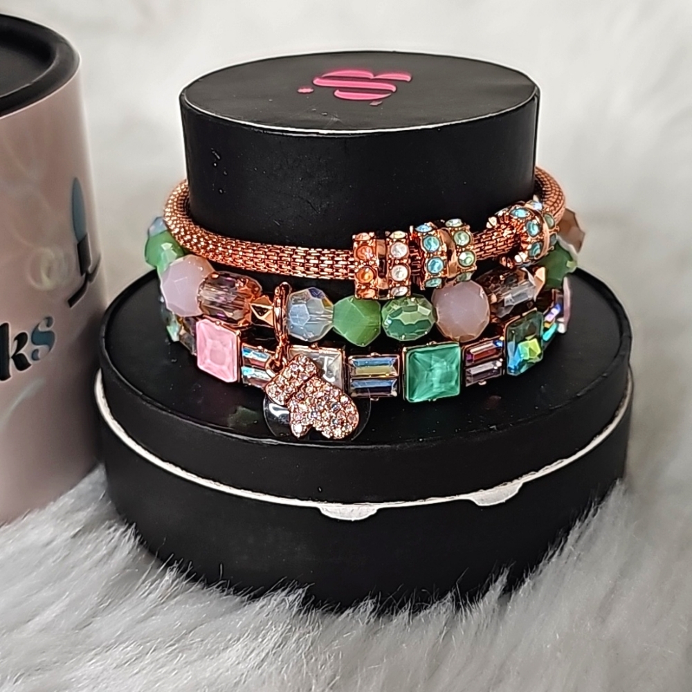 Holiday Stacks by Bomb Party
